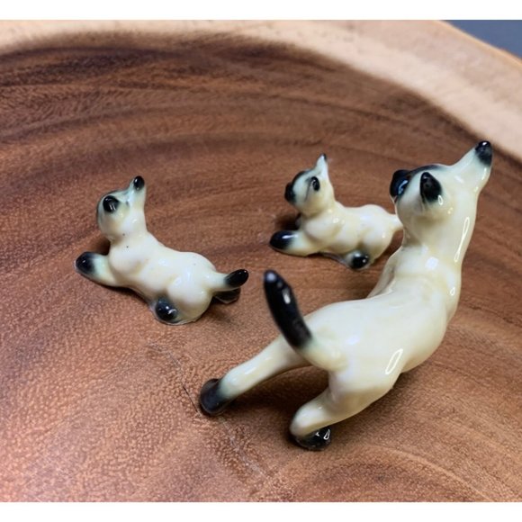 Vintage Japanese Porcelain Siamese Cat Figurines Set of 3 - Picture 5 of 11